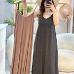 V YAKA DÖKÜMLÜ SİYAH ELBİSE