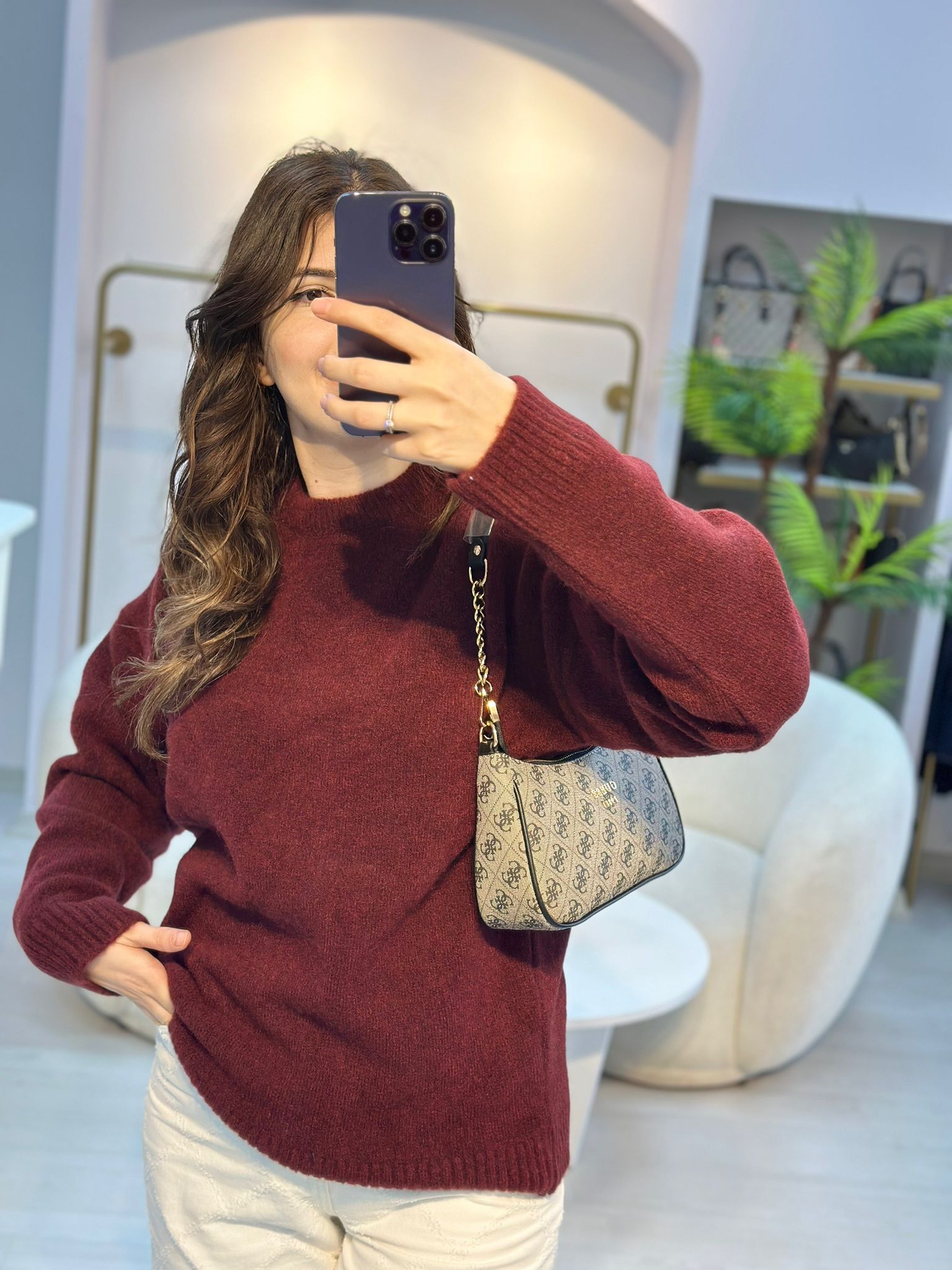 YUVARLAK YAKA YUMUŞAK DOKULU KİREMİT RENGİ TRİKO KAZAK