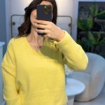 V YAKA YUMUŞAK DOKULU SARI TRİKO KAZAK