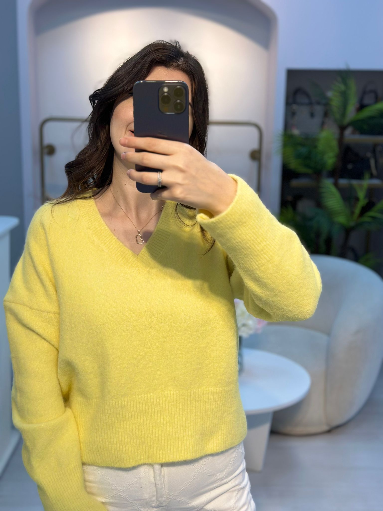 V YAKA YUMUŞAK DOKULU SARI TRİKO KAZAK