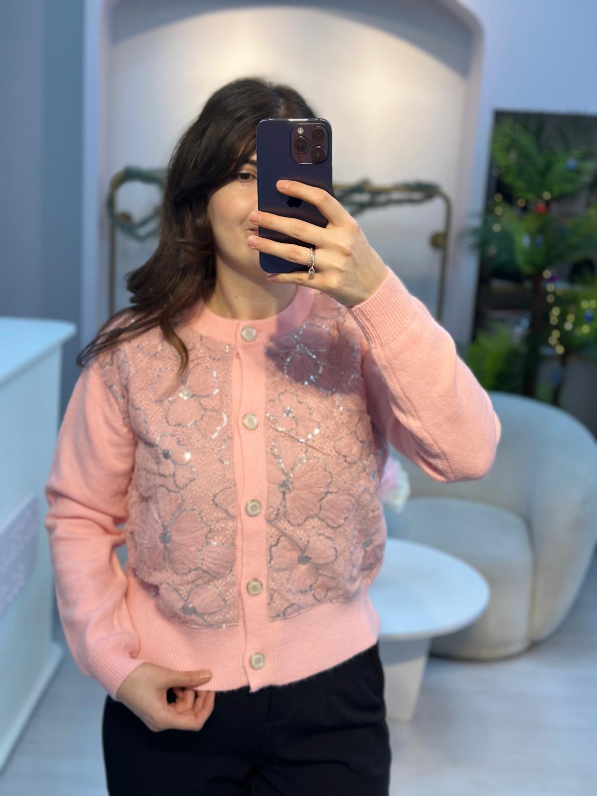 ÇİÇEK DETAYLI TRİKO HIRKA