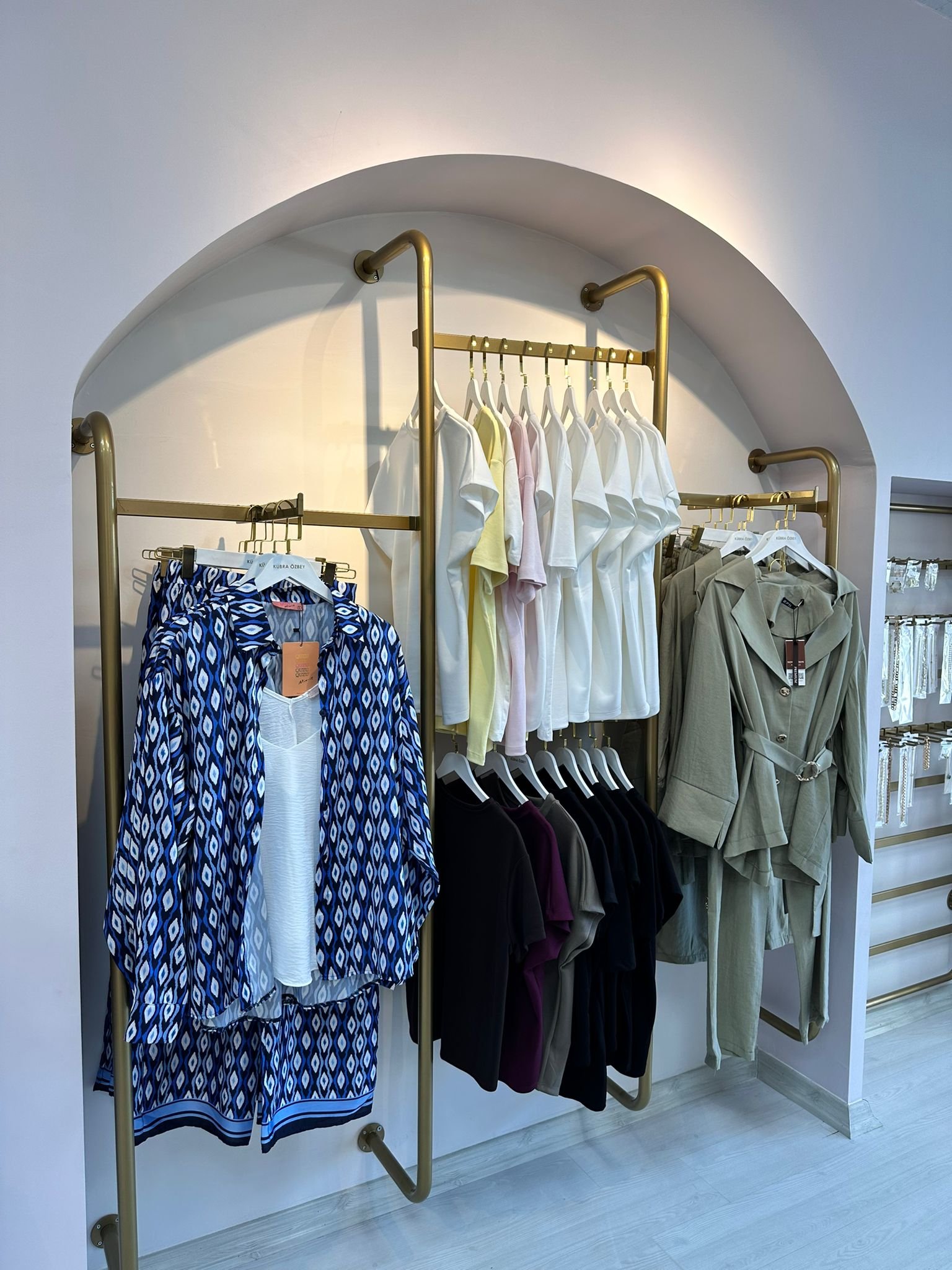 Kübra Özbey Butik 16