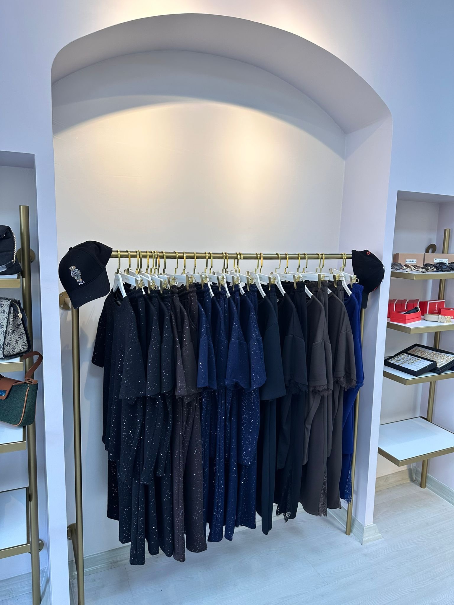 Kübra Özbey Butik 15