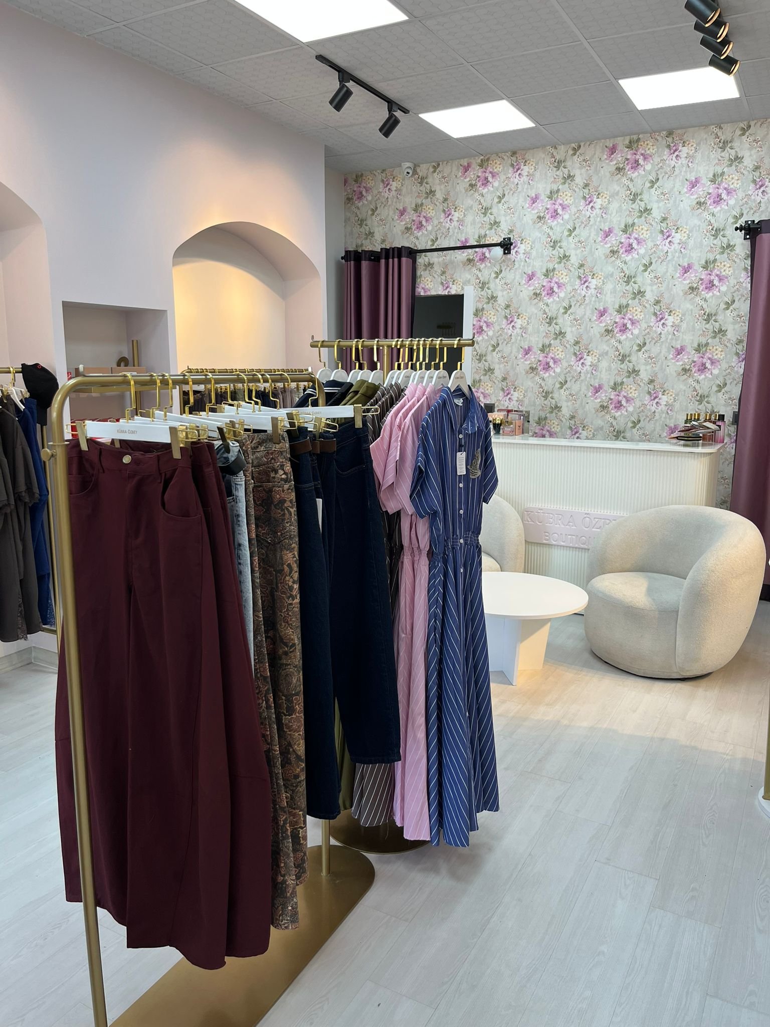 Kübra Özbey Butik 17